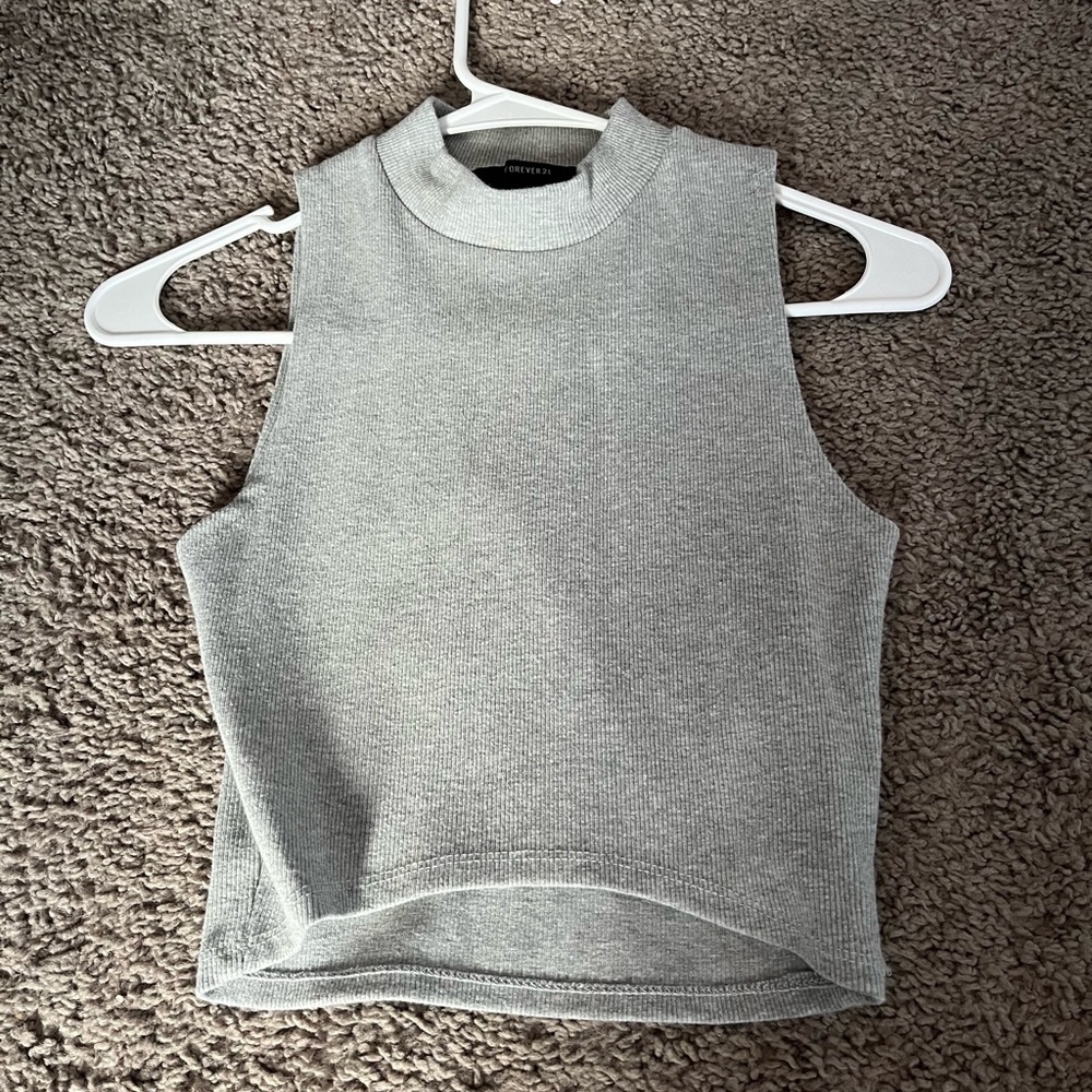 • FOREVER 21 grey sleeveless turtleneck tank top size small GREAT CONDITION!